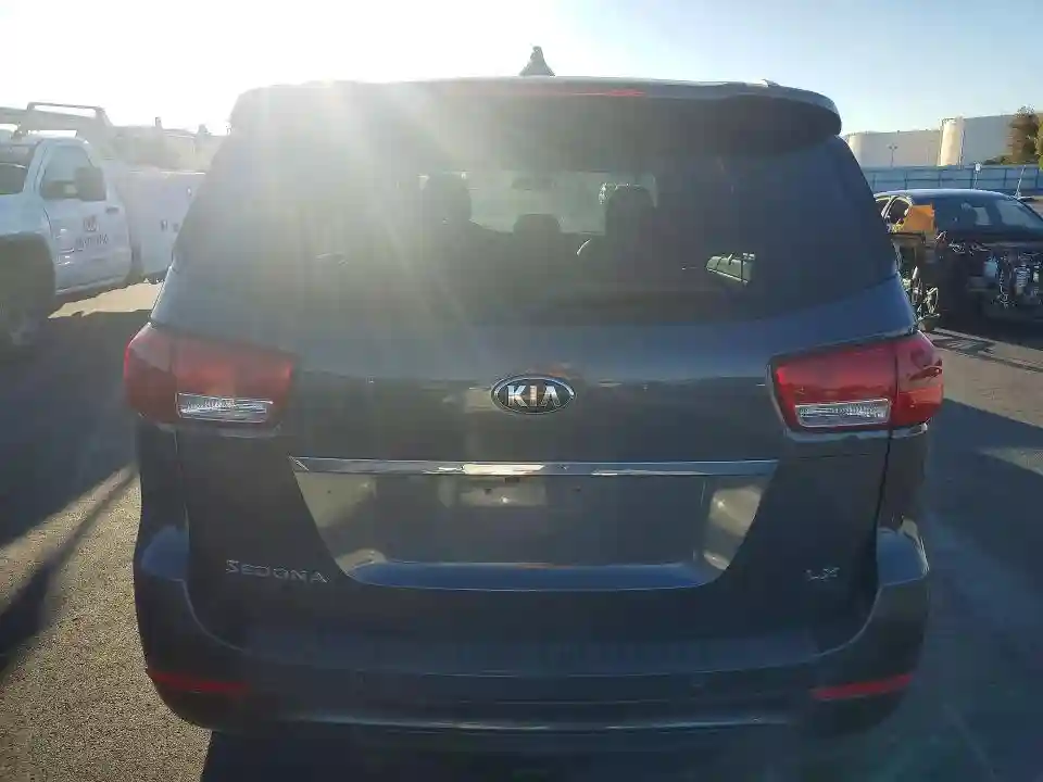 KNDMB5C1XH6244163 2017 KIA SEDONA-5