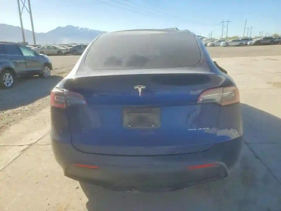 7SAYGDEE1NF387177 2022 TESLA MODEL Y-5