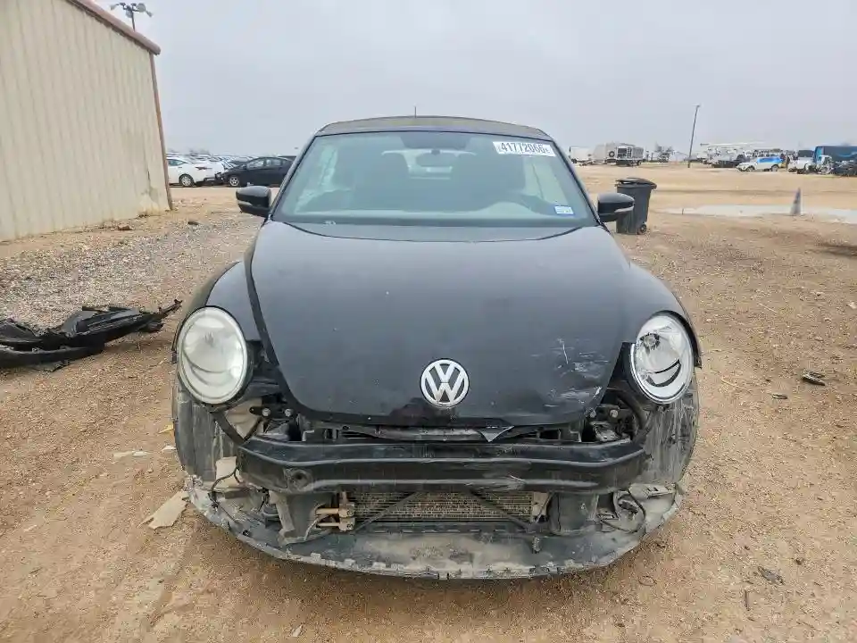 3VW517AT9FM814672 2015 VOLKSWAGEN BEETLE-4