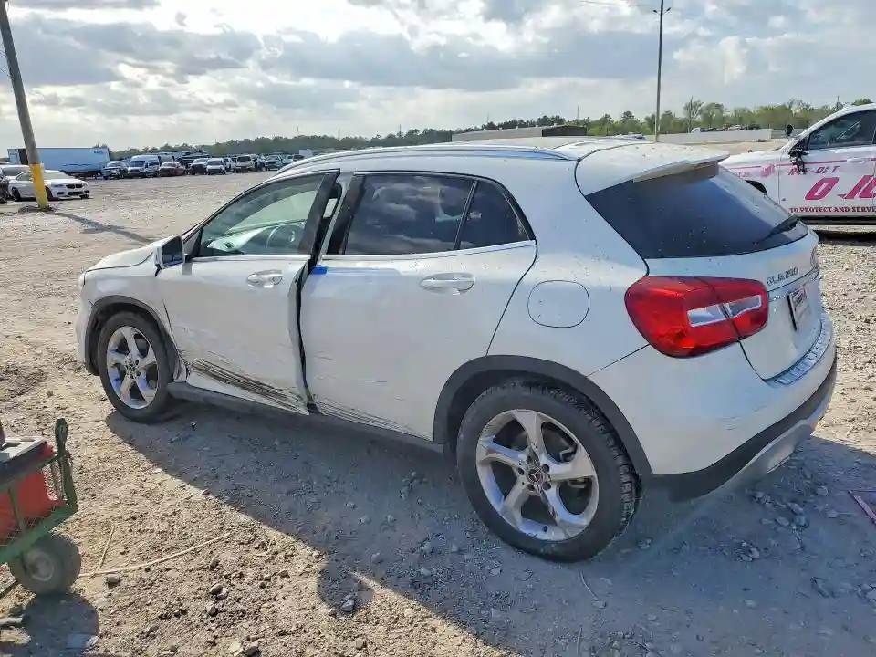 WDCTG4GB2JJ409579 2018 MERCEDES-BENZ GLA-CLASS-1