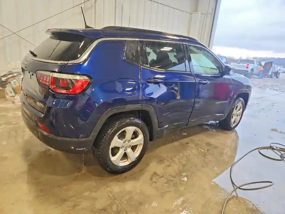 3C4NJDBB2JT342420 2018 JEEP COMPASS-2