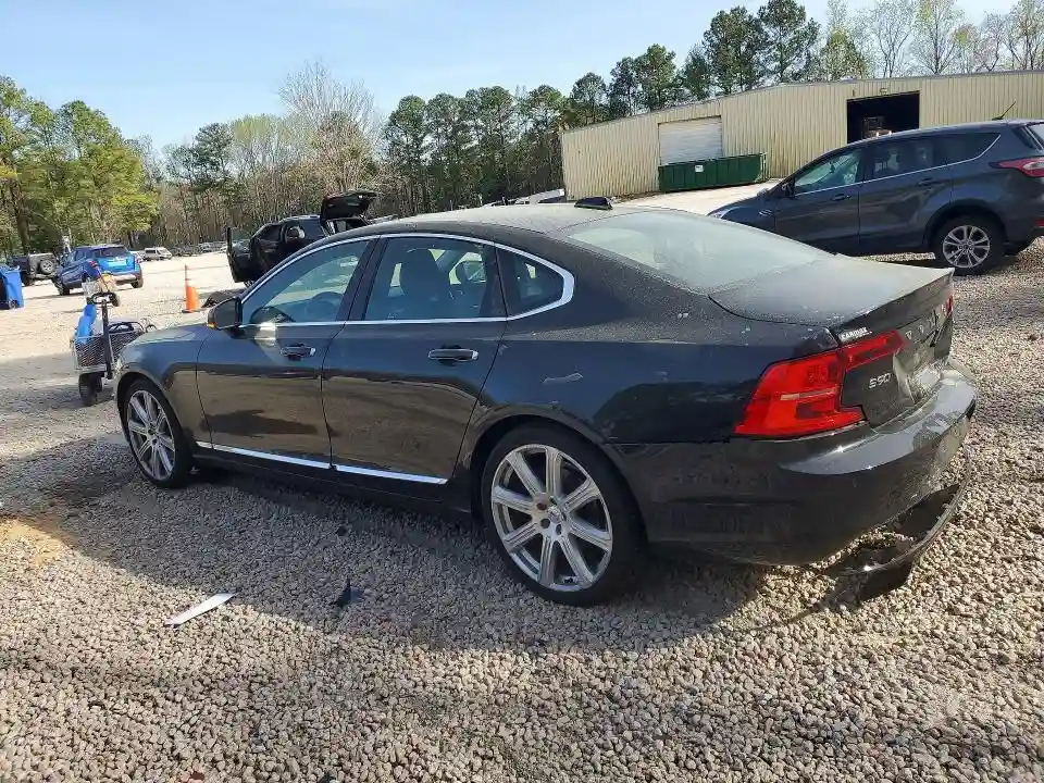 YV1A22ML5H1004883 2017 VOLVO S90-1