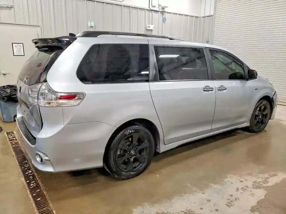 5TDEZ3DC8LS232753 2020 TOYOTA SIENNA-2