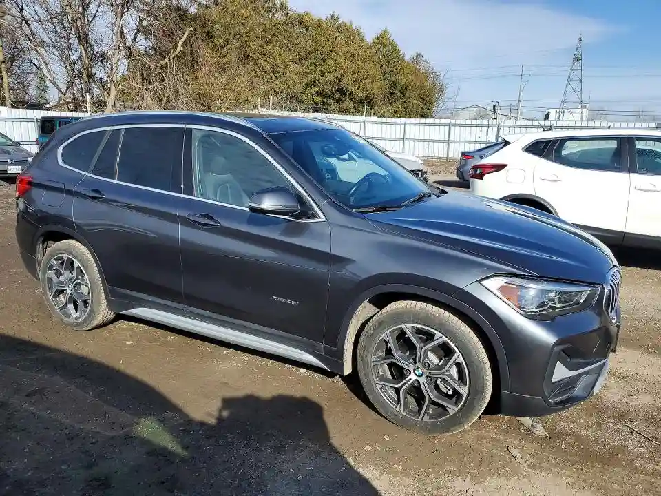 WBXJG9C01M5T06698 2021 BMW X1-3