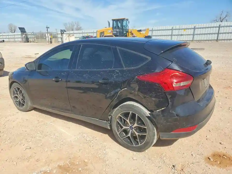 1FADP3M28HL332830 2017 FORD FOCUS-1