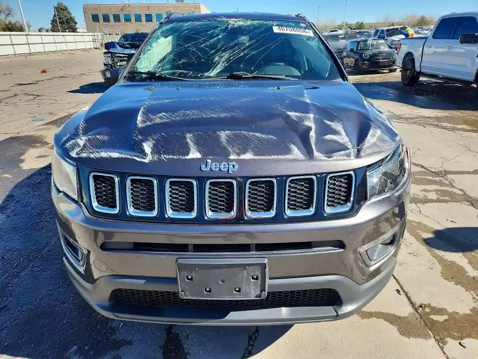 3C4NJDBB4KT689829 2019 JEEP COMPASS-4