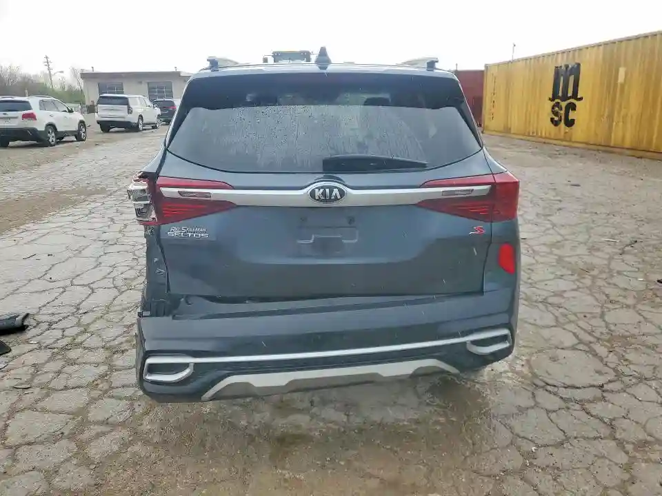 KNDEU2AA6M7101215 2021 KIA SELTOS-5