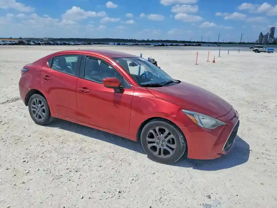 3MYDLBYV2LY706256 2020 TOYOTA YARIS-3