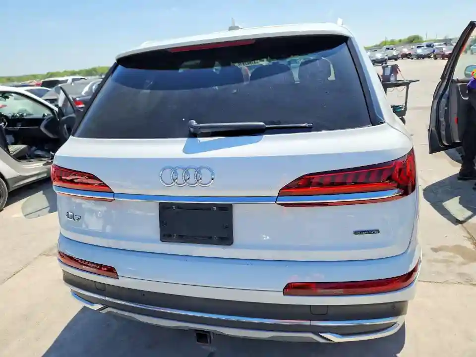 WA1AXAF72MD016963 2021 AUDI Q7-5