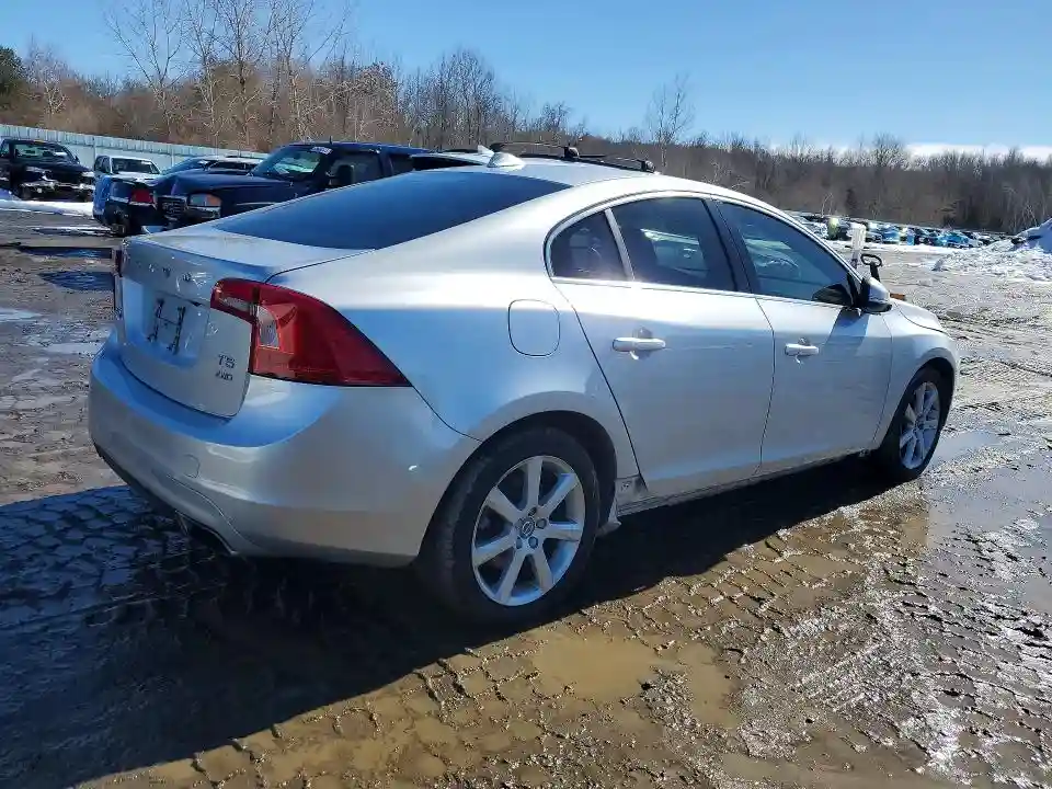 YV1612TK7G2404518 2016 VOLVO S60-2