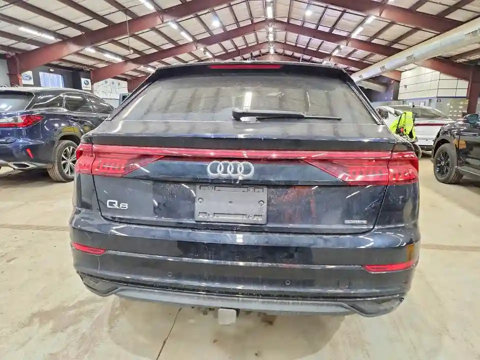 WA1AVAF15MD015646 2021 AUDI Q8-5