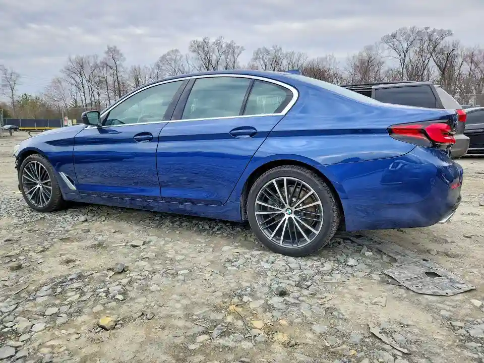 WBA73BJ05NWX52424 2022 BMW 5 SERIES-1