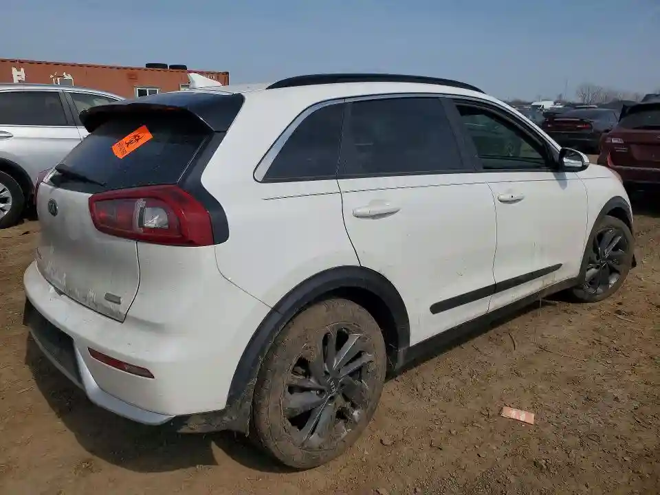 KNDCC3LCXH5057395 2017 KIA NIRO-2