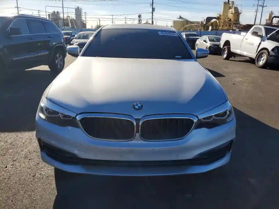 WBAJR3C02LWW61602 2020 BMW 5 SERIES-4