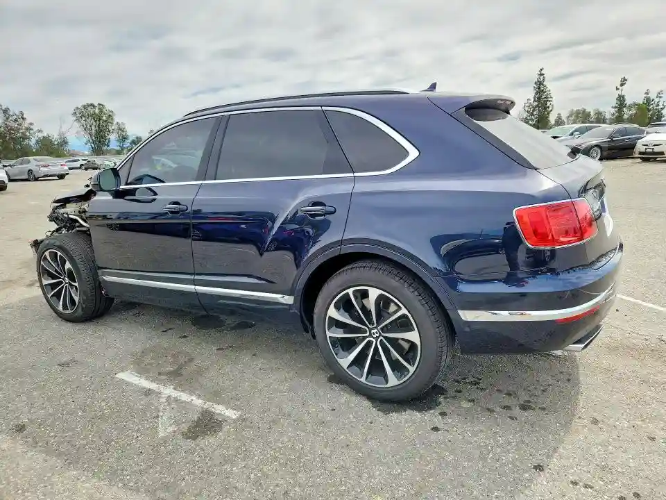 SJAAC2ZV8JC021752 2018 BENTLEY BENTAYGA-1