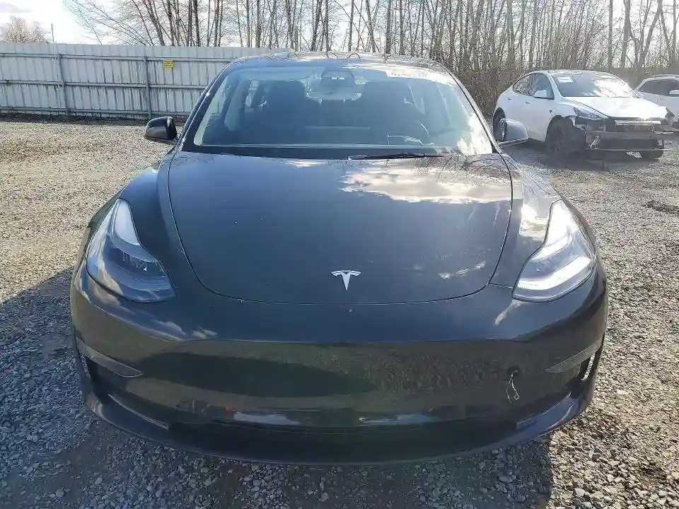 5YJ3E1EC2PF709497 2023 TESLA MODEL 3-4