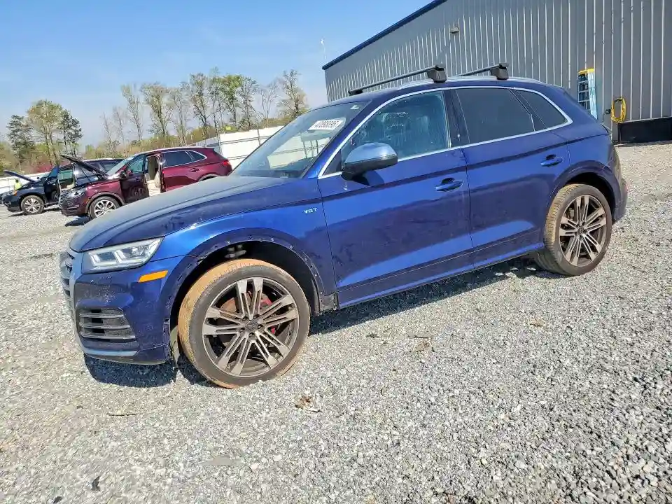 WA1A4AFY1J2008944 2018 AUDI SQ5-0
