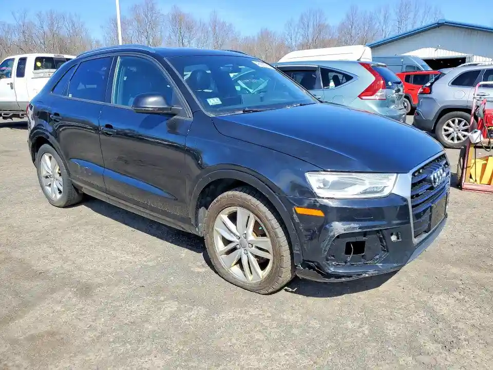 WA1ECCFS0HR003960 2017 AUDI Q3-3