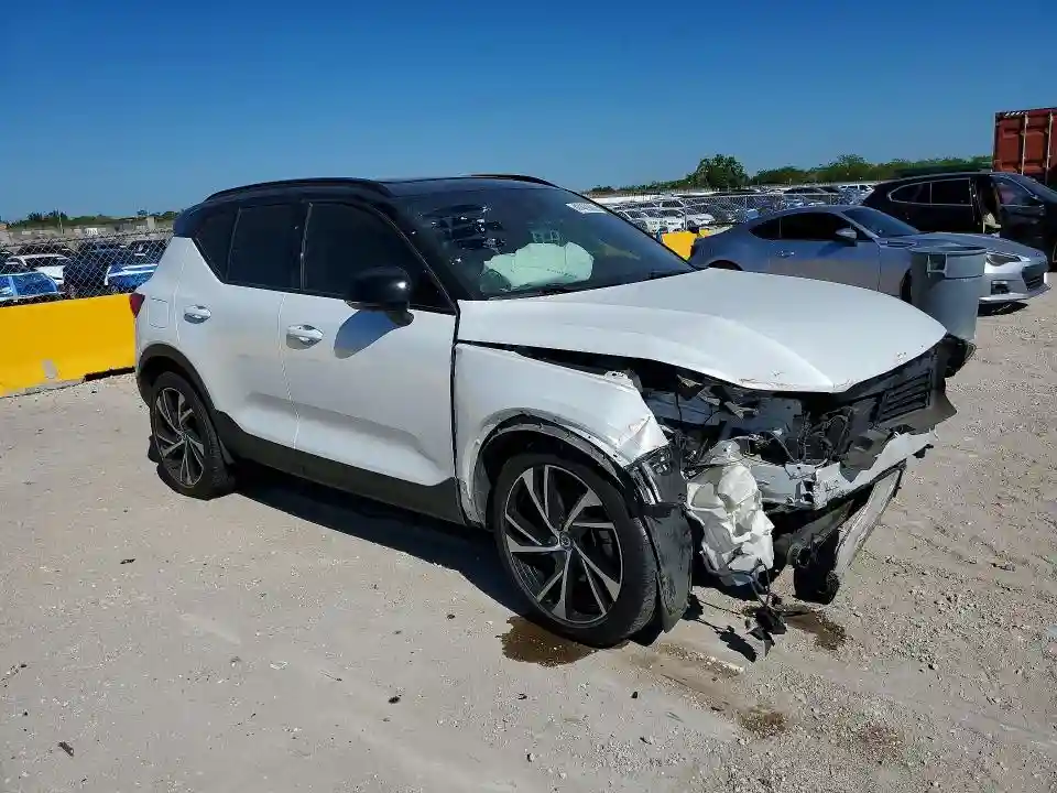 YV4AC2HM0L2172694 2020 VOLVO XC40-3