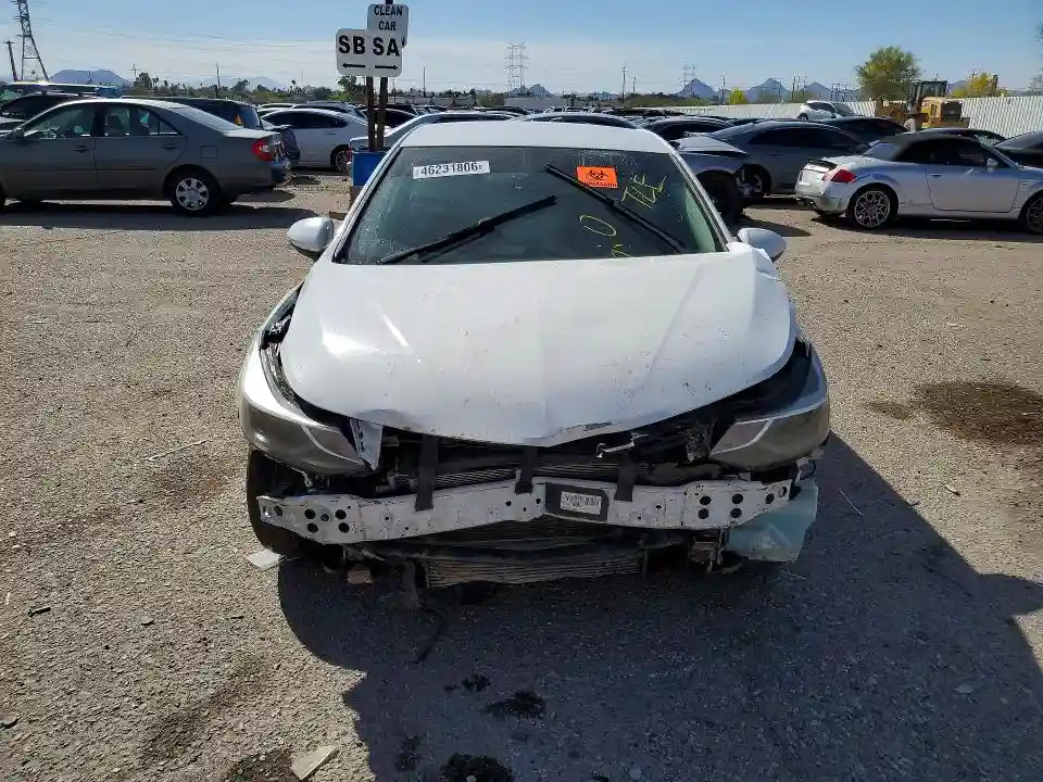 1G1BE5SM0J7190472 2018 CHEVROLET CRUZE-4