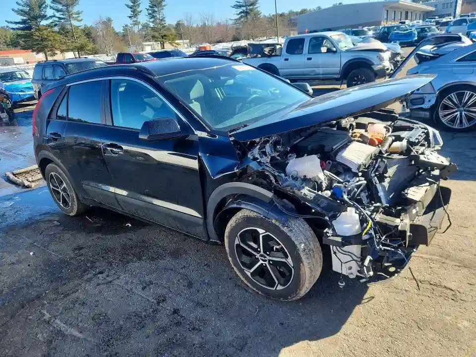 KNDCP3LE8R5147488 2024 KIA NIRO-3
