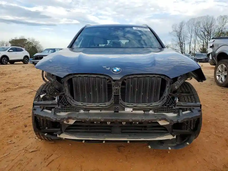 5UXTR7C56KLR44422 2019 BMW X3-4