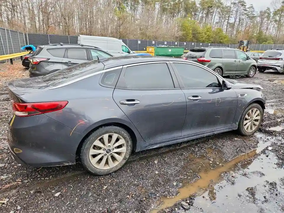5XXGT4L36JG188218 2018 KIA OPTIMA-2