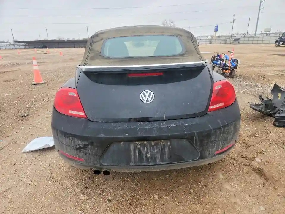 3VW517AT9FM814672 2015 VOLKSWAGEN BEETLE-5