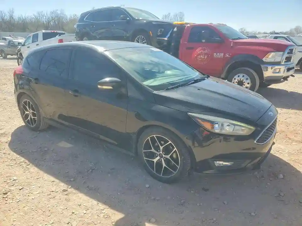 1FADP3M28HL332830 2017 FORD FOCUS-3