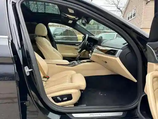 WBAJR7C00LWW62917 2020 BMW 5 SERIES-4