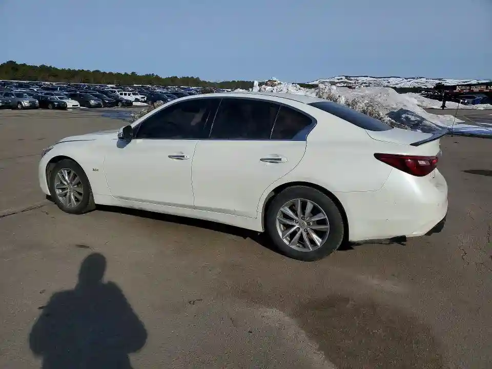 JN1EV7AR4JM440524 2018 INFINITI Q50-1