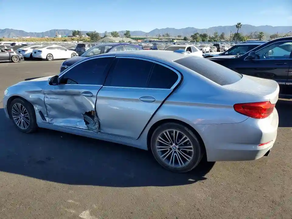 WBAJR3C02LWW61602 2020 BMW 5 SERIES-1