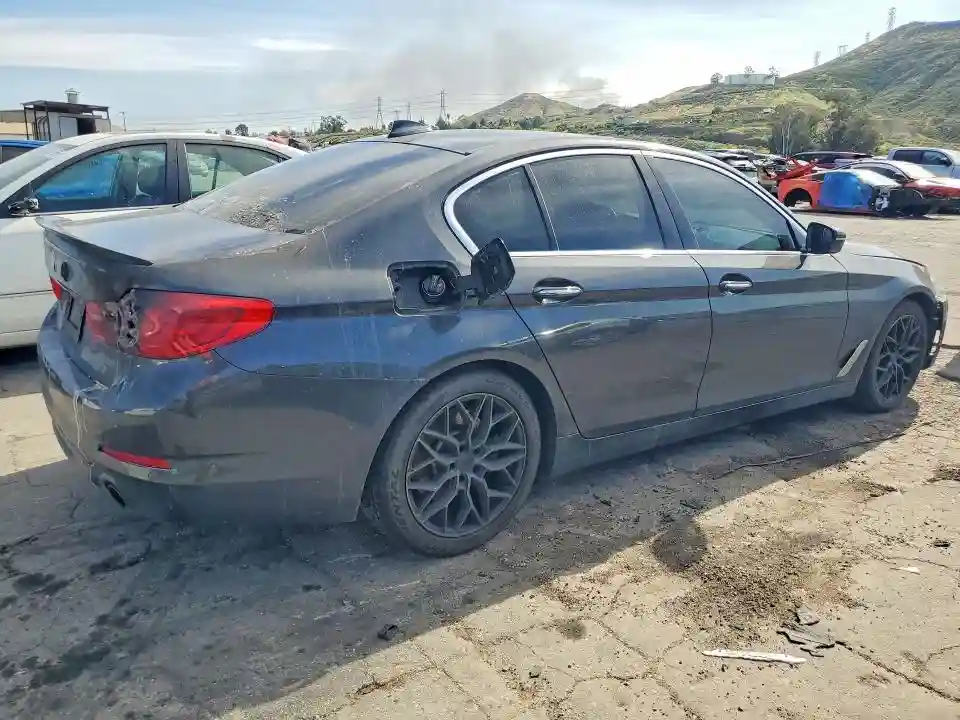 WBAJA5C56JWA37428 2018 BMW 5 SERIES-2
