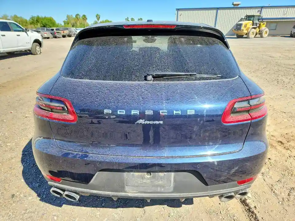 WP1AA2A57JLB20318 2018 PORSCHE MACAN-5