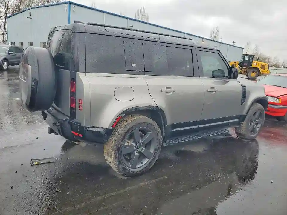 SALE27EU8R2288395 2024 LAND ROVER DEFENDER-2