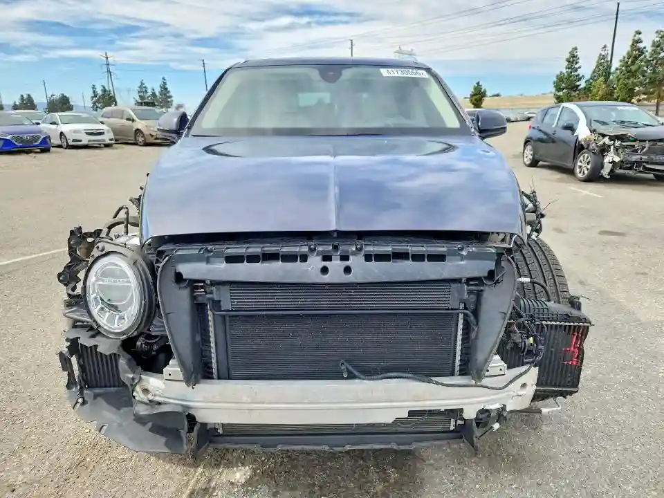 SJAAC2ZV8JC021752 2018 BENTLEY BENTAYGA-4