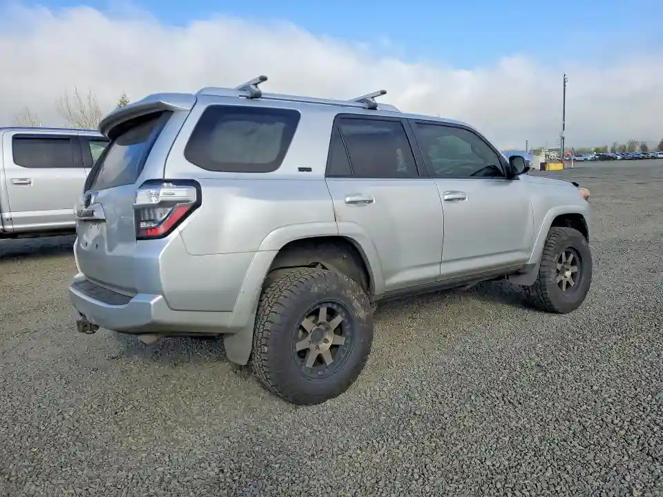 JTEBU5JR0J5536065 2018 TOYOTA 4RUNNER-2