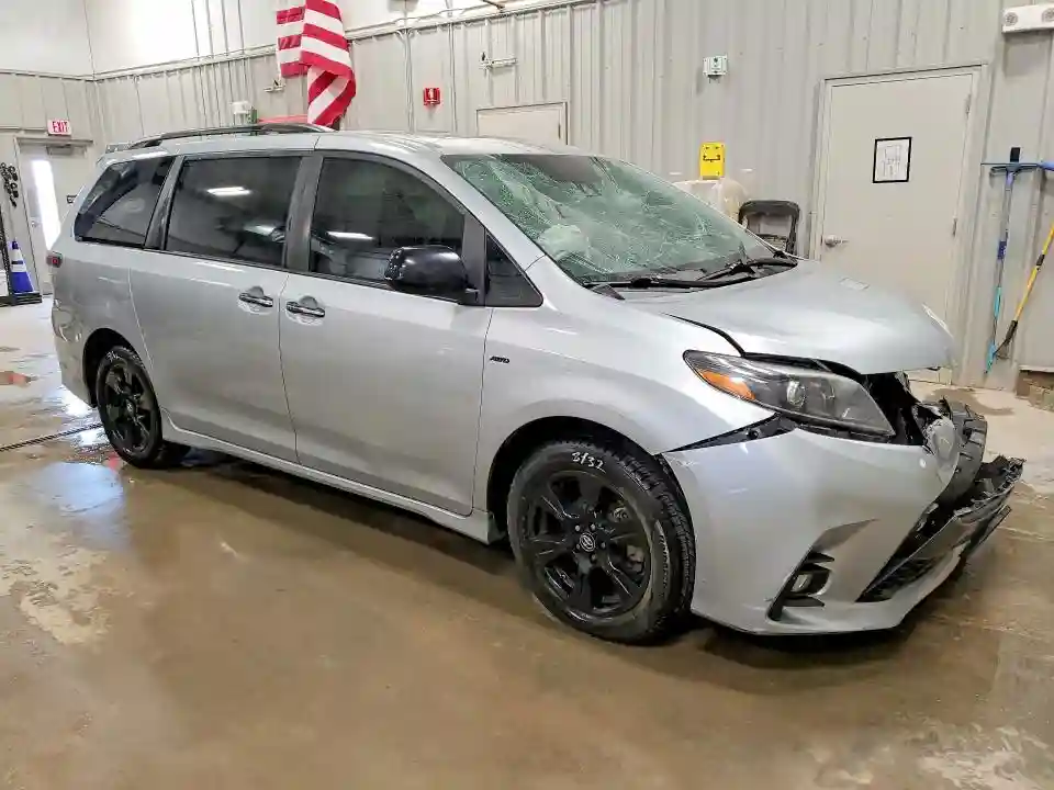 5TDEZ3DC8LS232753 2020 TOYOTA SIENNA-3