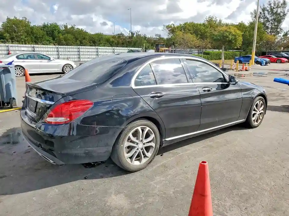 55SWF4JB6HU203826 2017 MERCEDES-BENZ C-CLASS-2