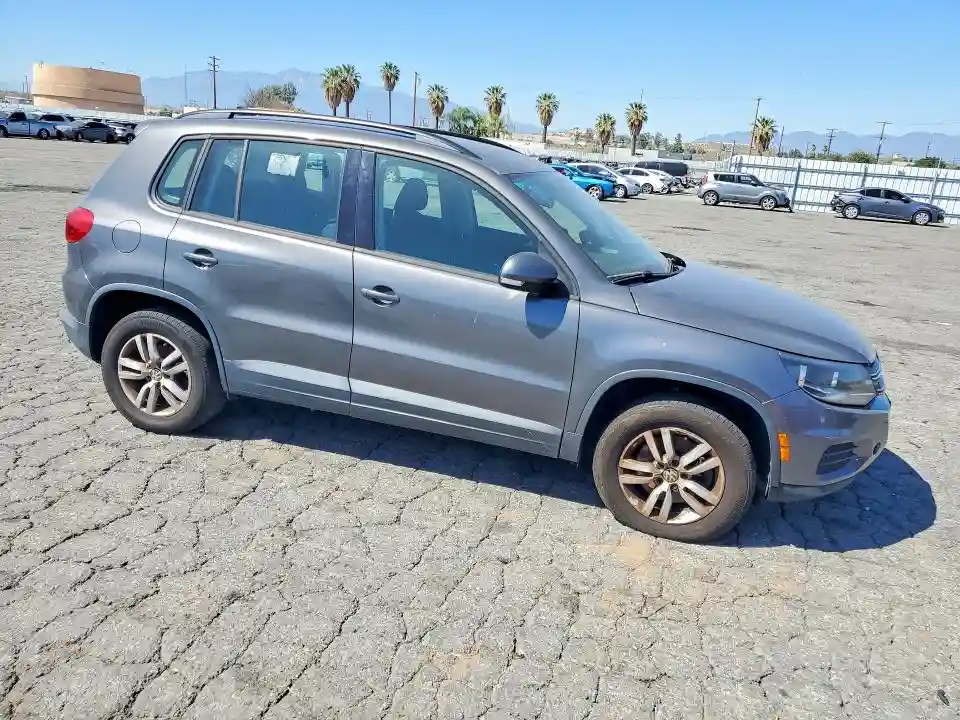 WVGAV7AX9FW613035 2015 VOLKSWAGEN TIGUAN-3