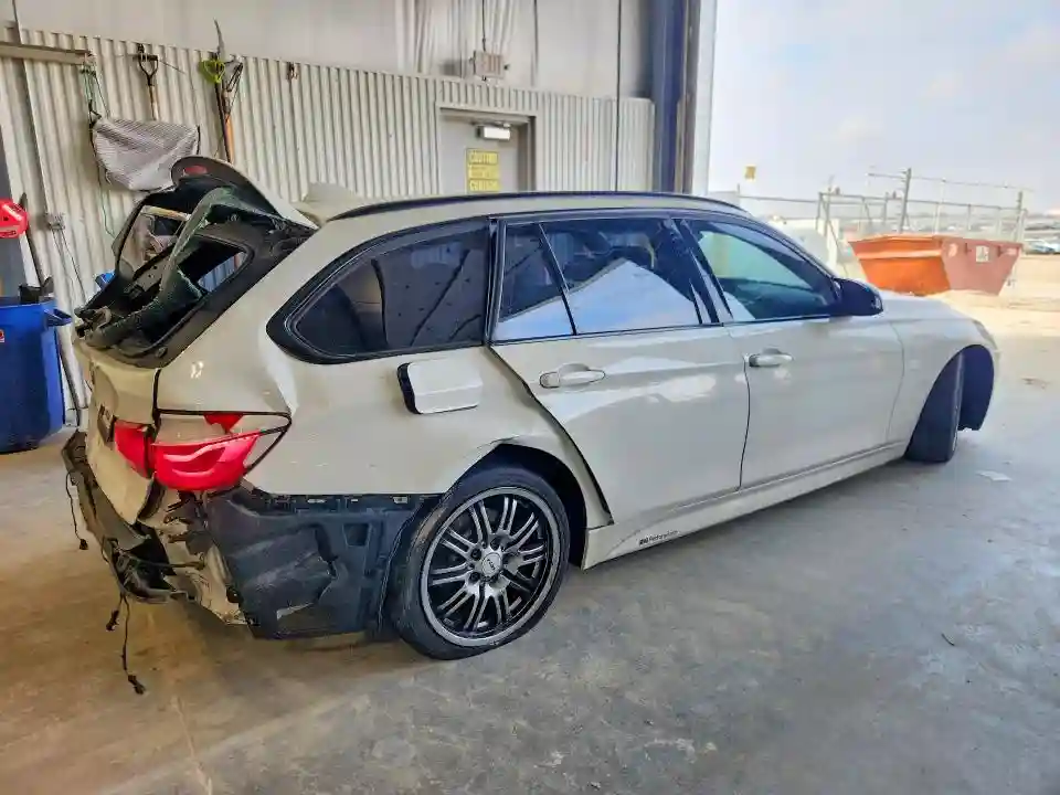 WBA8K3C3XHA022546 2017 BMW 3 SERIES-2