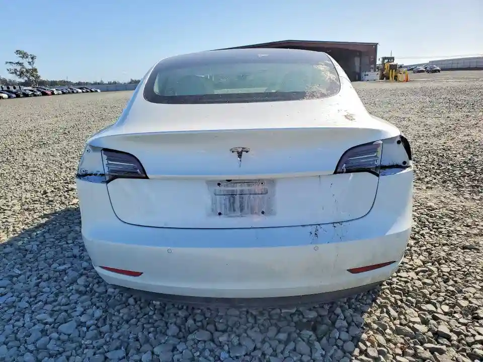 5YJ3E1EAXJF169595 2018 TESLA MODEL 3-5
