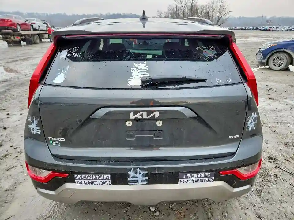 KNDCR3LE1P5042606 2023 KIA NIRO-5