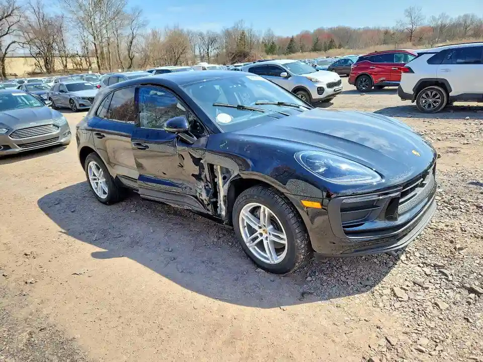 WP1AA2A54TLB00692 2026 PORSCHE MACAN-3