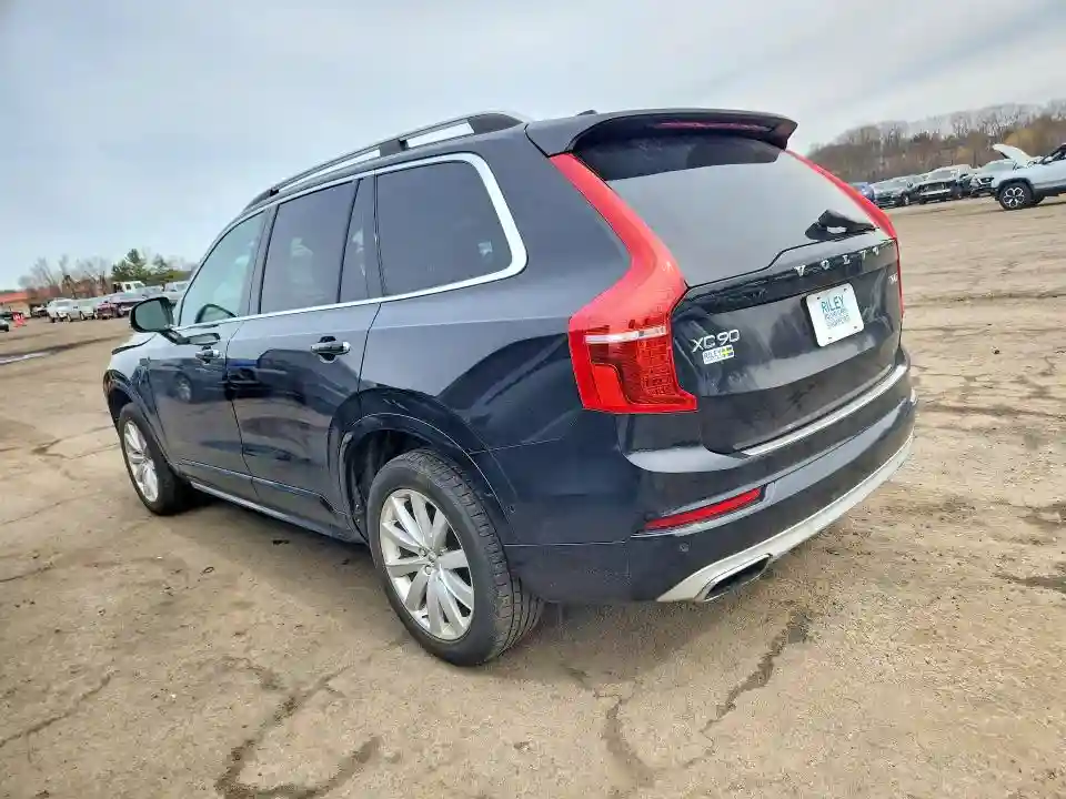 YV4A22PK2J1215681 2018 VOLVO XC90-1