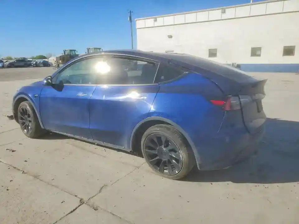 7SAYGDEE1NF387177 2022 TESLA MODEL Y-1