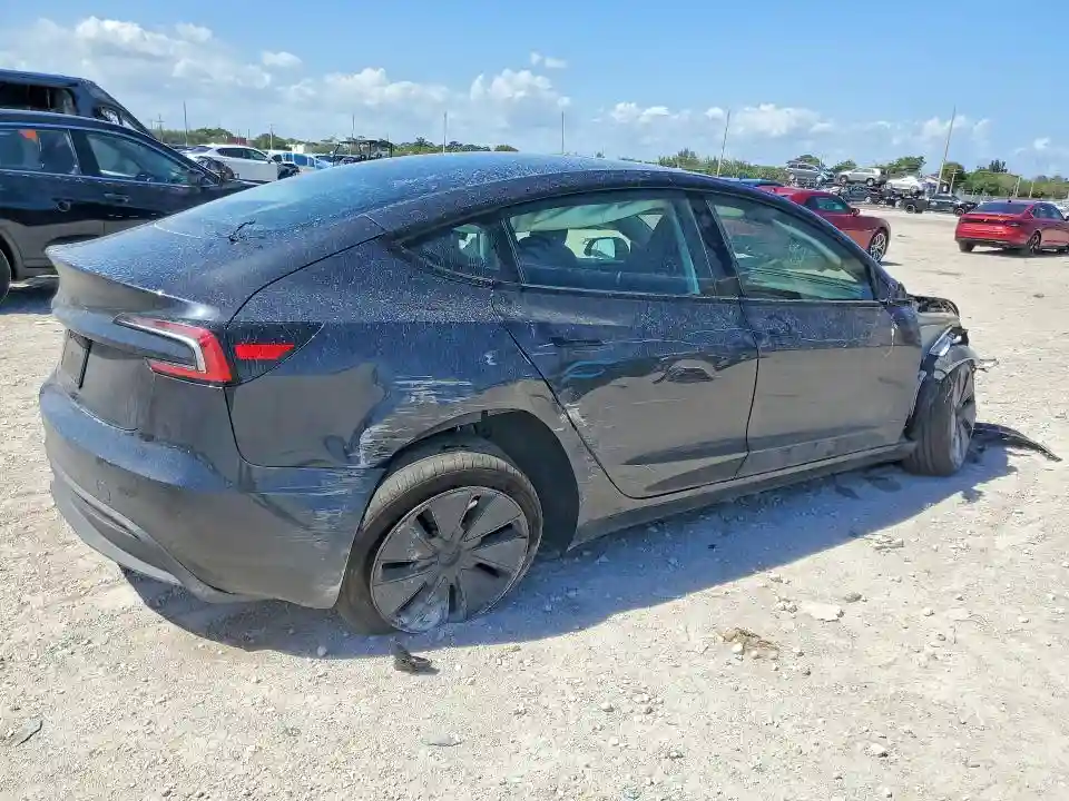 5YJ3E1EA2SF031342 2025 TESLA MODEL 3-2