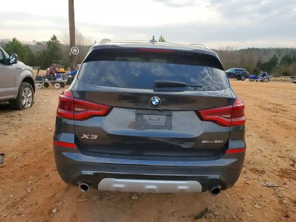 5UXTR7C56KLR44422 2019 BMW X3-5