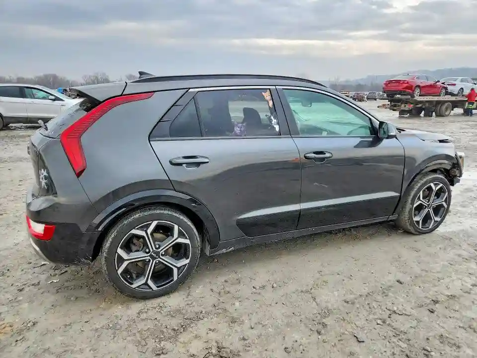 KNDCR3LE1P5042606 2023 KIA NIRO-2