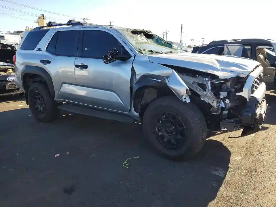 JTEVA5BR3S5049304 2025 TOYOTA 4RUNNER-3